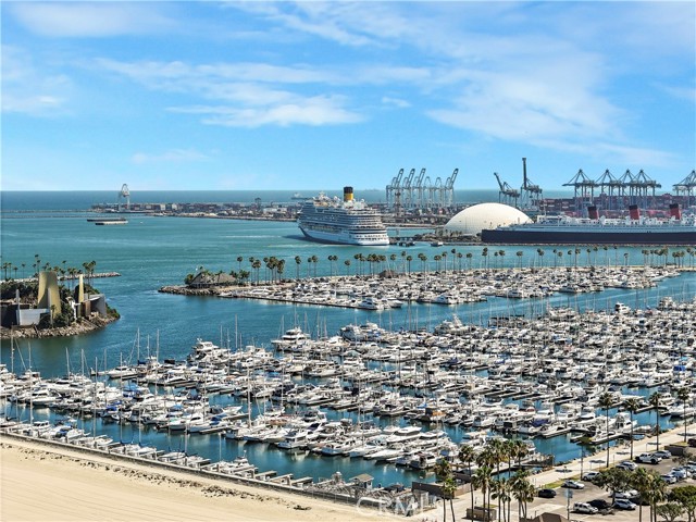 850 E Ocean Boulevard, Long Beach CA: https://media.crmls.org/medias/40bec343-f7ef-4fbb-99a1-d51b7662e2ba.jpg