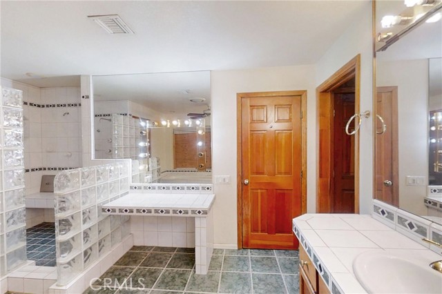 Detail Gallery Image 25 of 44 For 24114 Wildwood Canyon Rd, Newhall,  CA 91321 - 5 Beds | 4 Baths