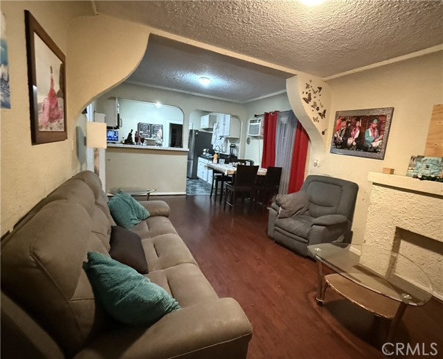 Detail Gallery Image 5 of 25 For 1524 E 75th, Los Angeles,  CA 90001 - 4 Beds | 2 Baths