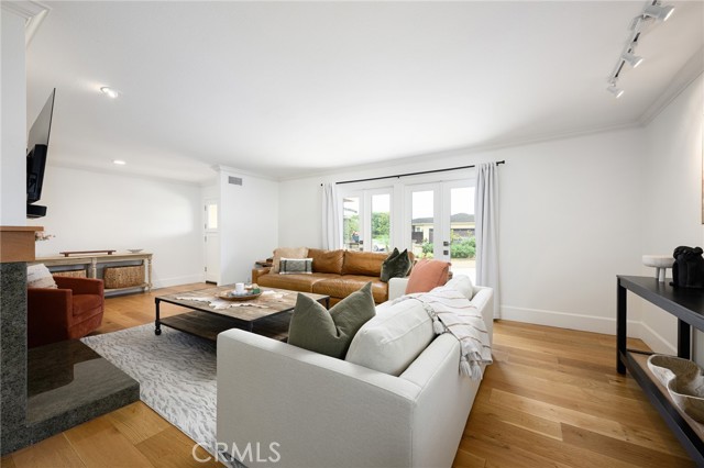 Detail Gallery Image 10 of 38 For 1218 Keel Dr, Corona Del Mar,  CA 92625 - 3 Beds | 2/1 Baths