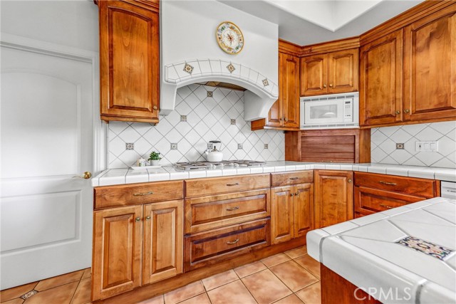10345 McBroom Street, Sunland CA: https://media.crmls.org/medias/40c0cd83-a892-416d-87bf-86234b15251a.jpg