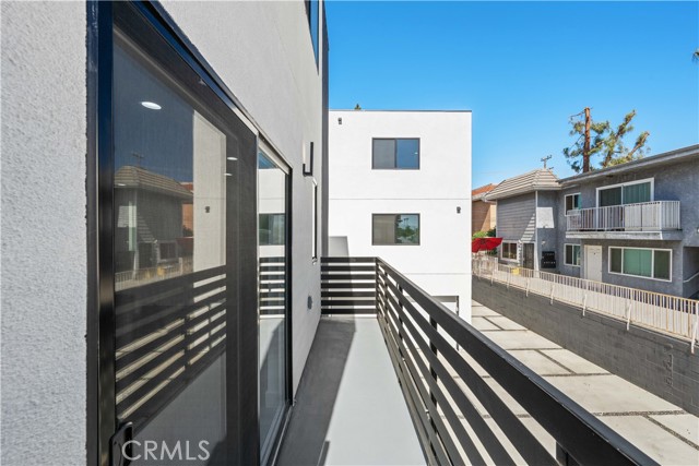 6702 Kester Avenue, Van Nuys CA: https://media.crmls.org/medias/40c150da-5d00-48cd-acb3-6d0cad470728.jpg