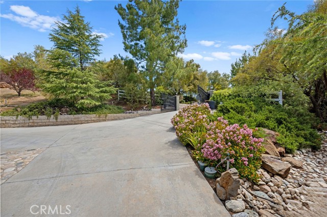 38565 Celine Cove, Murrieta CA: https://media.crmls.org/medias/40c161bb-df24-427d-b567-159a1b9e07b5.jpg
