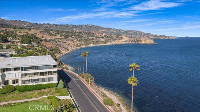 32735 Seagate Drive, Rancho Palos Verdes CA: https://media.crmls.org/medias/40c1d630-6f65-4064-a152-0f72e1d4f41a.jpg