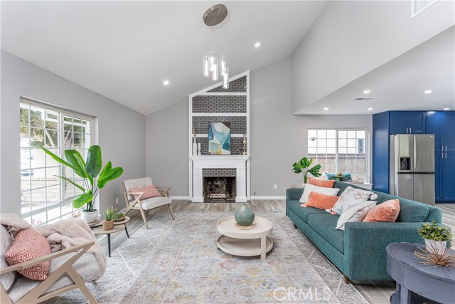 2377 Lee Street photo 4