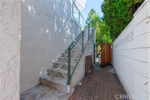 Detail Gallery Image 2 of 27 For 5414 Lake Crest Dr #B,  Agoura Hills,  CA 91301 - 2 Beds | 2 Baths