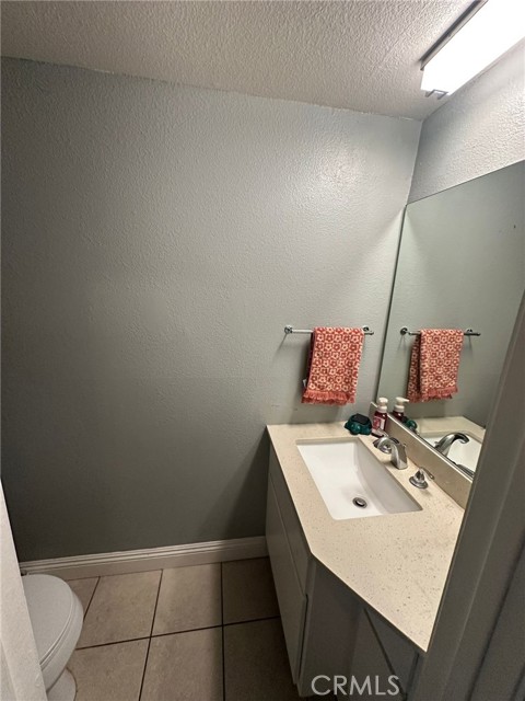 Detail Gallery Image 10 of 21 For 6951 E Gage Ave, Commerce,  CA 90040 - 2 Beds | 2/1 Baths
