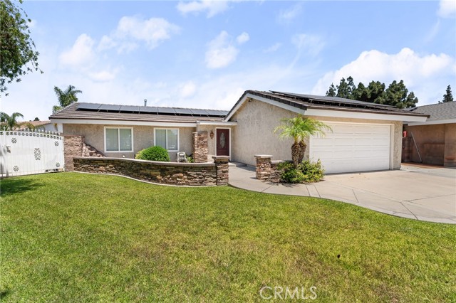 Detail Gallery Image 2 of 39 For 12310 Kellogg Ave, Chino,  CA 91710 - 4 Beds | 2 Baths