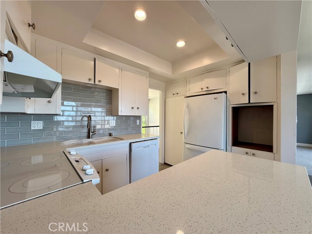 Detail Gallery Image 7 of 17 For 2858 Bernard Ct, Laguna Beach,  CA 92651 - 3 Beds | 2 Baths