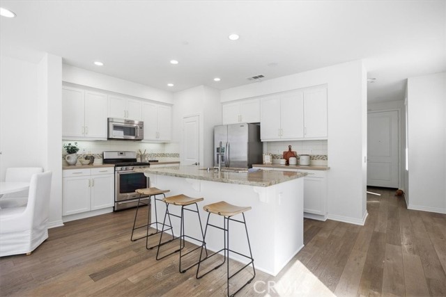 Image 4 of 32 For 12921 Union Avenue 107