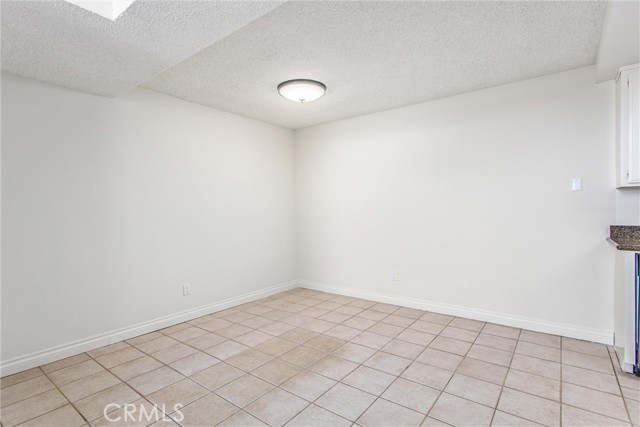 2061 W Redlands Boulevard, Redlands CA: https://media.crmls.org/medias/40c6a6cb-f6e5-4914-9654-71ee30589687.jpg