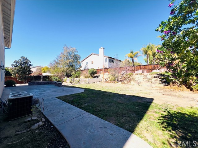 17231 Greentree Drive, Riverside CA: https://media.crmls.org/medias/40c72c40-cd39-466a-8eb1-c228b6ab426b.jpg