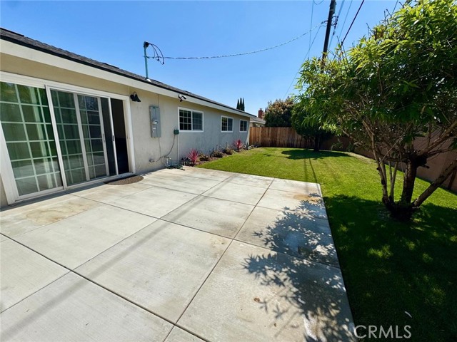 1502 W Hemlock Way, Santa Ana CA: https://media.crmls.org/medias/40c74f96-7afb-4ee7-94e7-b785f1c9de2e.jpg