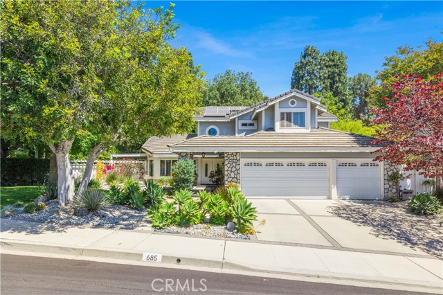685 Vista Coto Verde, Camarillo CA: https://media.crmls.org/medias/40c77dd0-b4d0-4495-80d6-613e33151d91.jpg