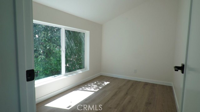 Detail Gallery Image 7 of 8 For 2533 Eucalyptus, Long Beach,  CA 90806 - 8 Beds | 5 Baths