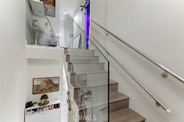 Detail Gallery Image 12 of 41 For 1881 Alpha Rd #17,  Glendale,  CA 91208 - 2 Beds | 3 Baths