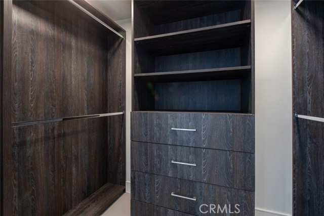 Detail Gallery Image 13 of 21 For 2225 Mira Vista Ave #206,  Montrose,  CA 91020 - 3 Beds | 2 Baths