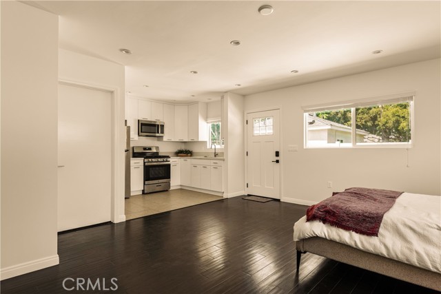 Detail Gallery Image 14 of 22 For 15233 Camarillo St, Sherman Oaks,  CA 91403 - – Beds | – Baths
