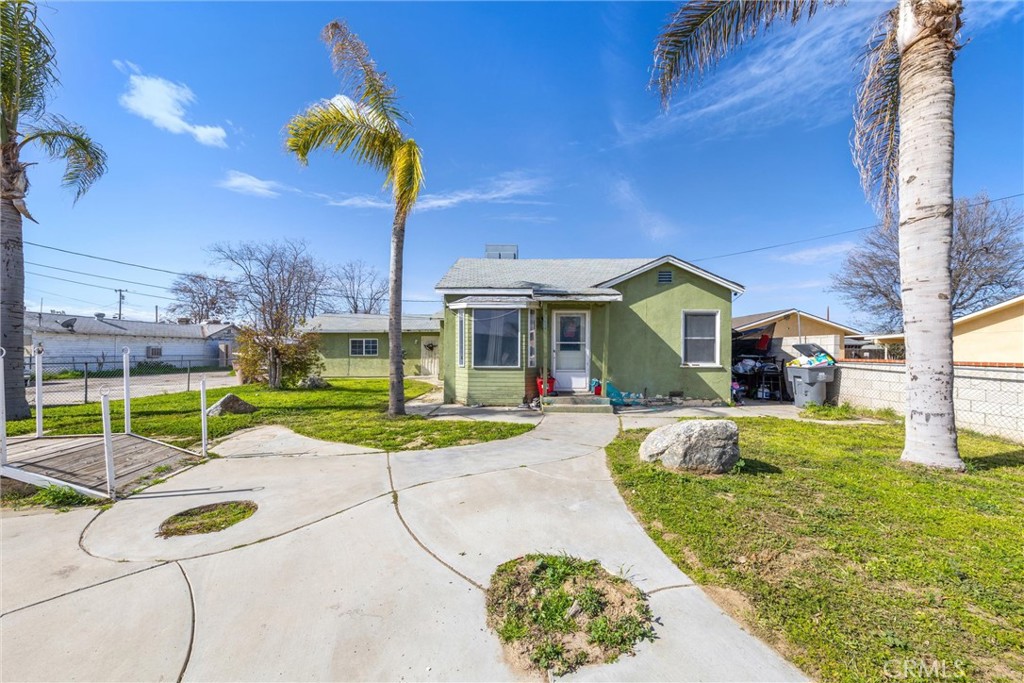 37 Sparks st, Bakersfield, CA 93307