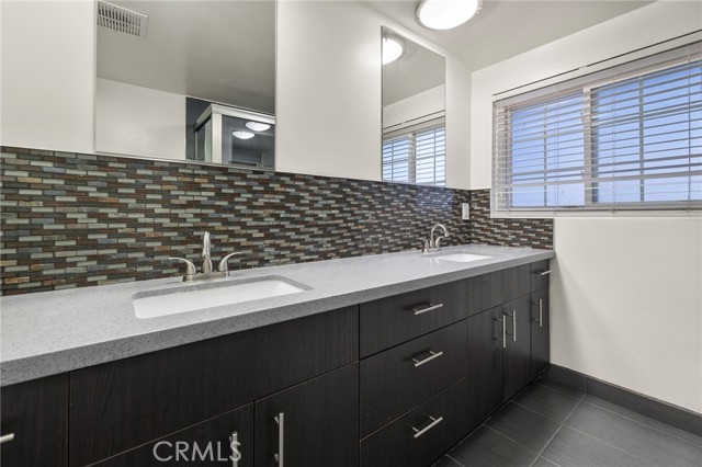 Detail Gallery Image 33 of 52 For 12759 Elkwood St, North Hollywood,  CA 91605 - 4 Beds | 3 Baths