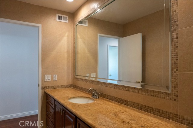 18410 Alexander Ave, Cerritos CA: https://media.crmls.org/medias/40ca9cae-dfd3-4379-8fef-63d42bdb049e.jpg