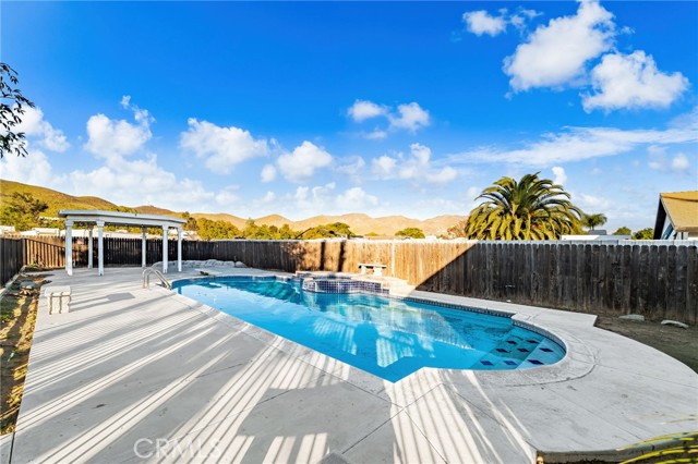 Detail Gallery Image 33 of 46 For 9941 Granite Hill Dr, Jurupa Valley,  CA 92509 - 4 Beds | 2 Baths