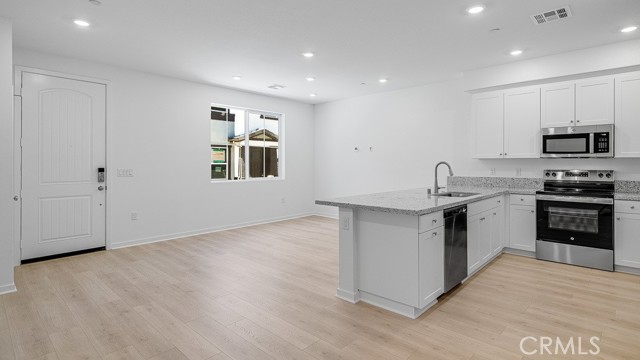 Detail Gallery Image 2 of 23 For 34429 Ciruela Ave, French Valley,  CA 92596 - 3 Beds | 2/1 Baths