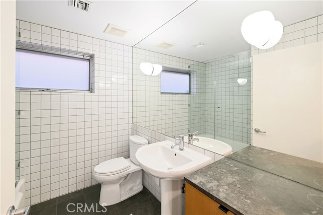 Detail Gallery Image 32 of 39 For 409 Calle Mayor, Redondo Beach,  CA 90277 - 3 Beds | 2/1 Baths