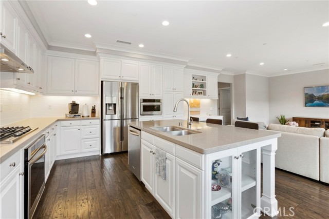 102 Brindisi, Irvine CA: https://media.crmls.org/medias/40ccef09-0b91-4e88-90f9-1538c6b33765.jpg