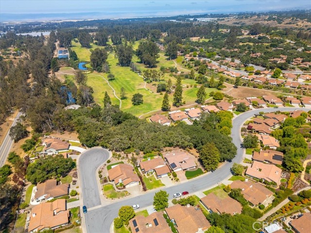 Image 38 of 50 For 675 Barberry Way