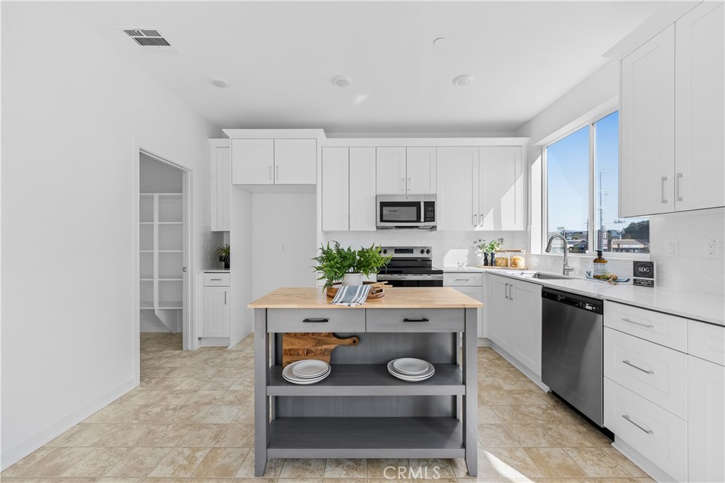 1/2 N Sepulveda Blvd. #2