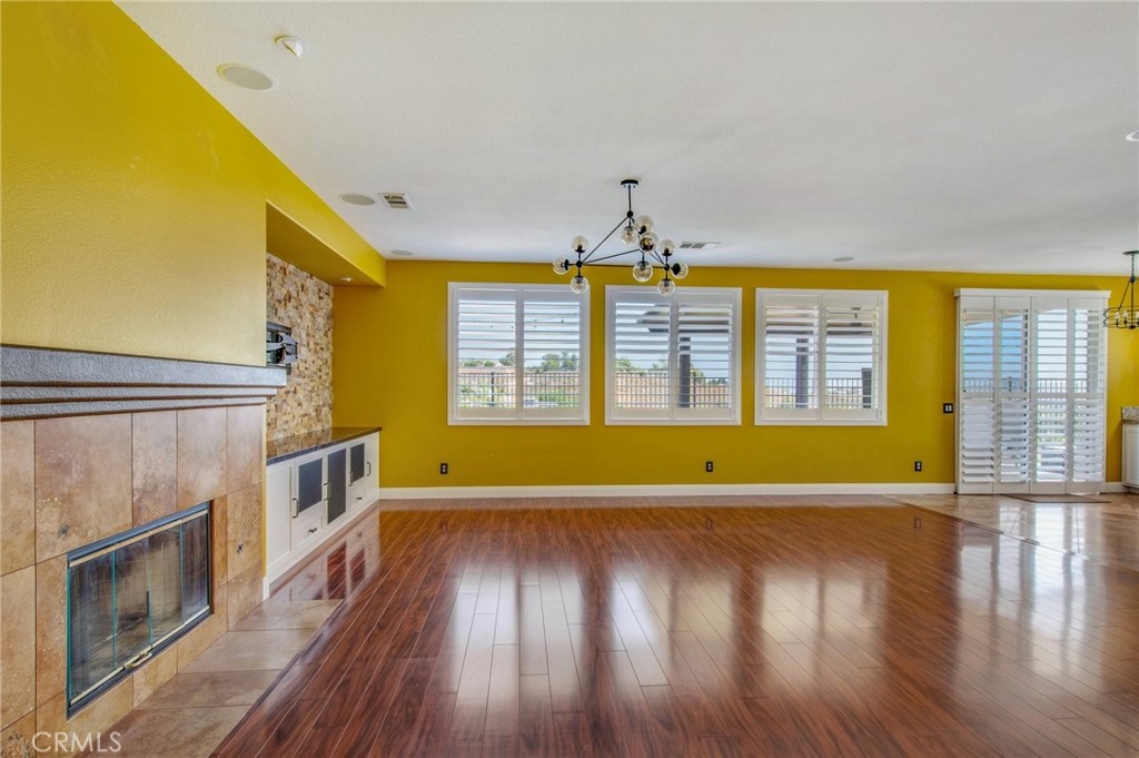 MLS #OC25273330 image #5