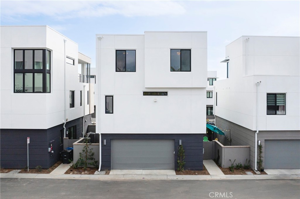 MLS #OC25271092 image #2