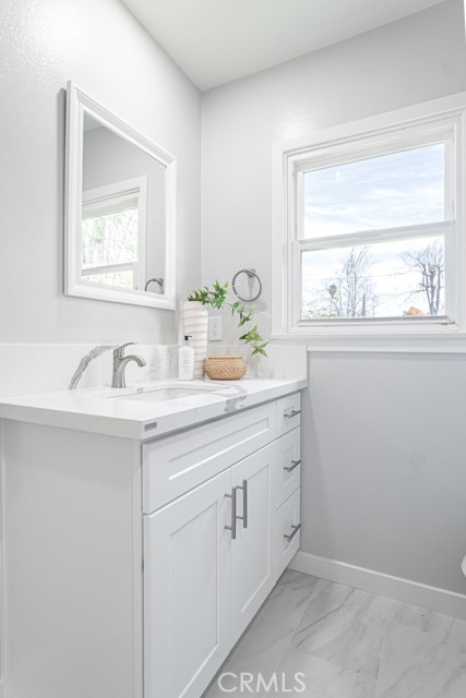 140 S Thompson Street, Hemet CA: https://media.crmls.org/medias/40cf3cec-9aad-4e47-ad86-92031c91d9f0.jpg