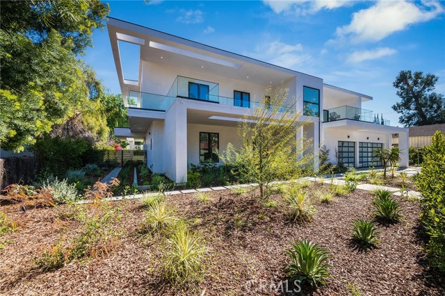 Detail Gallery Image 5 of 43 For 4930 Palomar Dr, Tarzana,  CA 91356 - 6 Beds | 6/1 Baths
