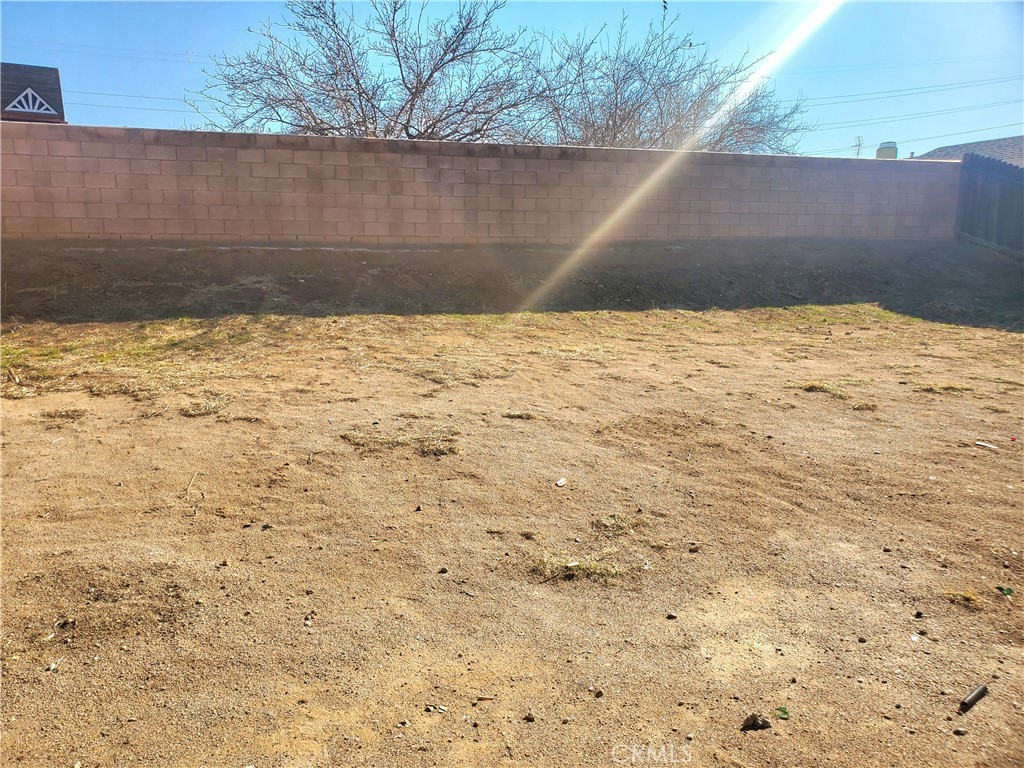 https://media.crmls.org/medias/40cfc015-d9d2-47f6-9e68-adc952004d38.jpg?preset=X-Large