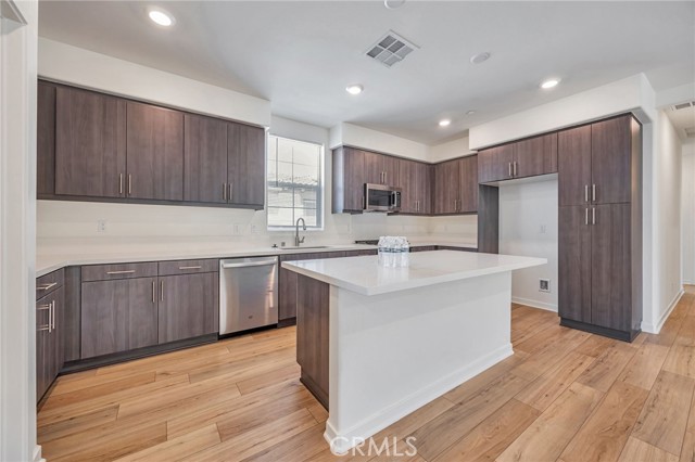 8227 Traveller Street, Chino CA: https://media.crmls.org/medias/40cfd528-968b-407b-9a9d-da93f30a80fa.jpg