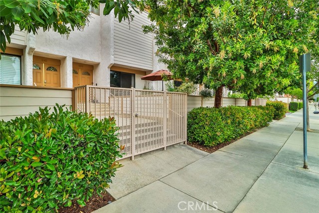 21025 Lemarsh Street, Chatsworth CA: https://media.crmls.org/medias/40d02726-0fe0-4fcd-8e56-c5113845f311.jpg