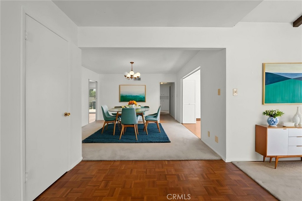https://media.crmls.org/medias/40d08068-8522-4d70-90d4-2ba457f6c5cf.jpg?preset=X-Large