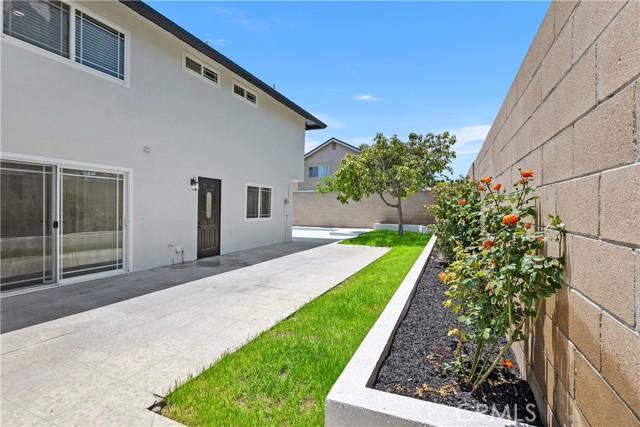 3614 S Olive Street, Santa Ana CA: https://media.crmls.org/medias/40d1a339-dc1c-468a-aadd-7fe8cf1e46f7.jpg