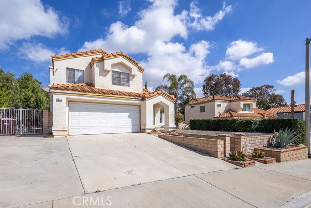 Detail Gallery Image 2 of 29 For 22532 Naranja, Moreno Valley,  CA 92557 - 4 Beds | 2/1 Baths