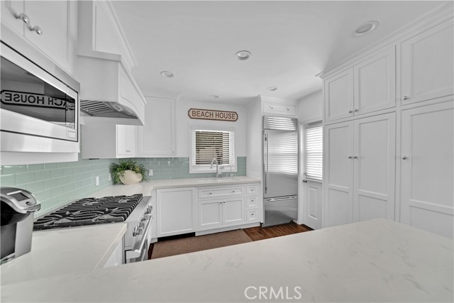 Detail Gallery Image 18 of 25 For 2027 Miramar Dr, Newport Beach,  CA 92661 - 2 Beds | 1/1 Baths