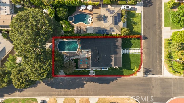 6105 Bellingham Avenue, North Hollywood CA: https://media.crmls.org/medias/40d243f8-2ffb-4da2-a73d-6eda6dd5a8af.jpg
