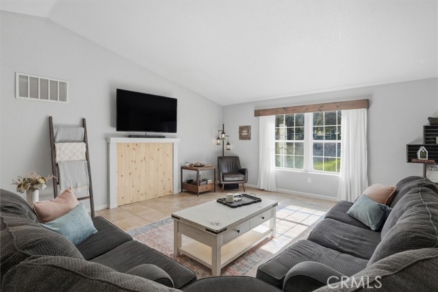 Detail Gallery Image 11 of 38 For 31562 Sioux, Coarsegold,  CA 93614 - 3 Beds | 2 Baths