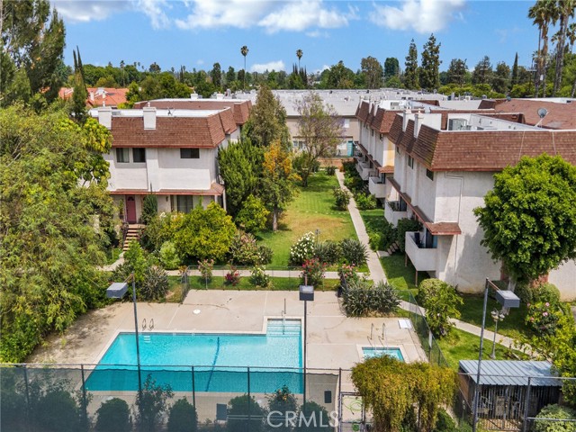 Detail Gallery Image 21 of 31 For 18425 Saticoy St #1,  Reseda,  CA 91335 - 3 Beds | 2/1 Baths