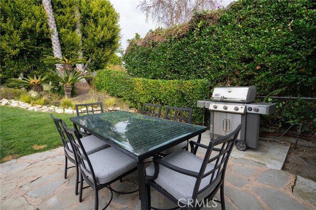 825 Tyburn Road, Palos Verdes Estates CA: https://media.crmls.org/medias/40d437d6-ac1c-4735-9393-44f95ca23f09.jpg