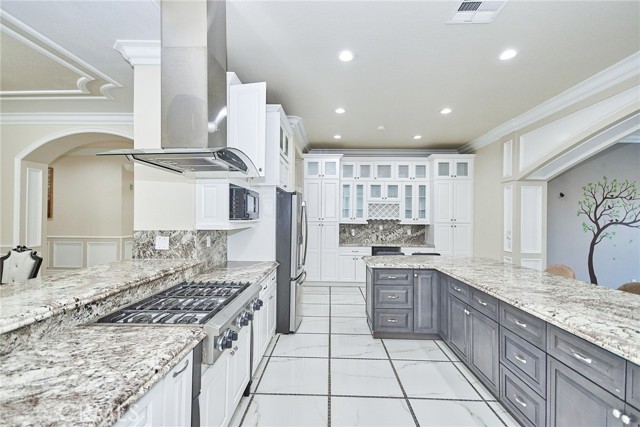 15446 Skyridge Drive, Riverside CA: https://media.crmls.org/medias/40d55ece-47ca-43d3-b0f3-44e43735355c.jpg