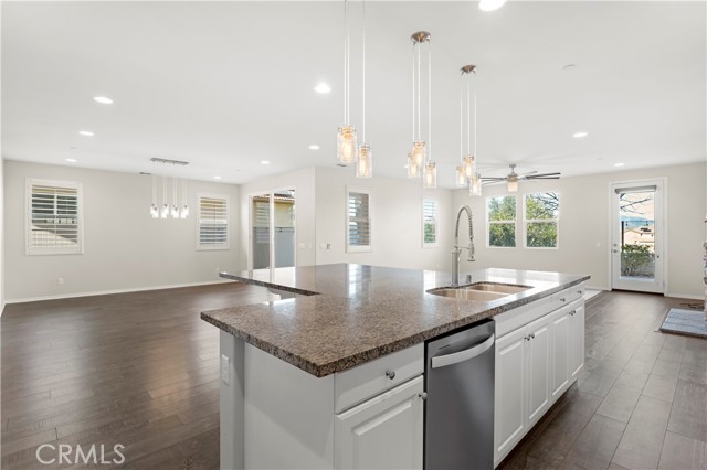 Detail Gallery Image 10 of 60 For 31784 Desert Holly, Murrieta,  CA 92563 - 5 Beds | 3 Baths