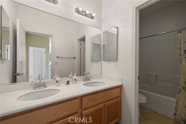 Detail Gallery Image 19 of 30 For 10114 Oporto Way, Bakersfield,  CA 93306 - 3 Beds | 3 Baths