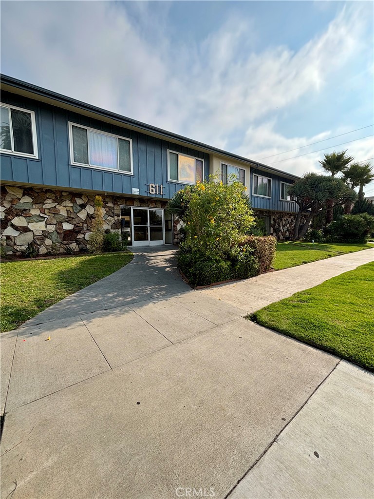 611 E Kelso Street #16